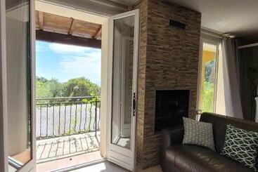 تختخواب و صبحانه Cosy Cottage With Private Pool