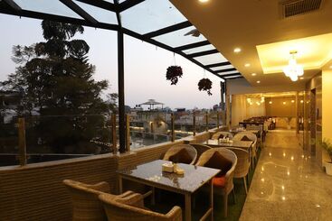 Apex Business Hotel   Airport