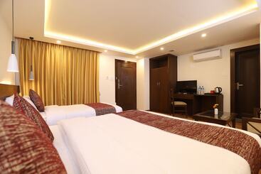 Apex Business Hotel   Airport