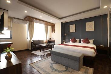 Apex Business Hotel   Airport