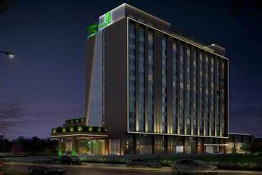 هتل Holiday Inn Lucknow Airport, An Ihg