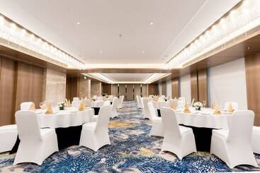 هتل Holiday Inn Lucknow Airport, An Ihg