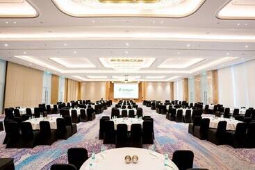 هتل Holiday Inn Lucknow Airport, An Ihg