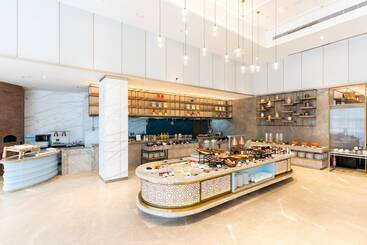 هتل Holiday Inn Lucknow Airport, An Ihg