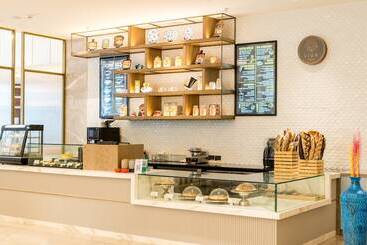 هتل Holiday Inn Lucknow Airport, An Ihg