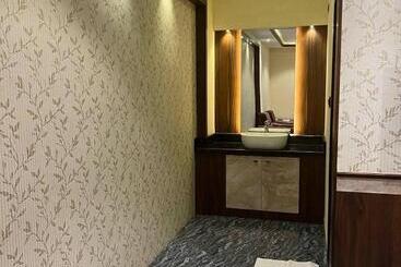 هتل Mangalore Stay Inn