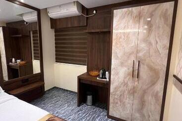 هتل Mangalore Stay Inn