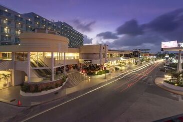 هتل Royal Islander Club Resort La Terrasse