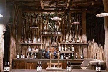Cervecería Tulum Boutique Hotel & Beer Spa   All Inclusive