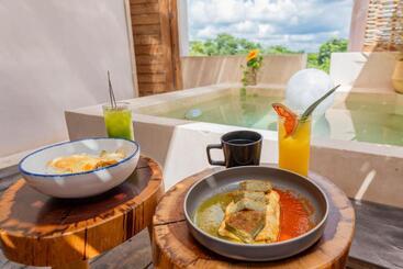 Cervecería Tulum Boutique Hotel & Beer Spa   All Inclusive