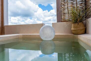 Cervecería Tulum Boutique Hotel & Beer Spa   All Inclusive