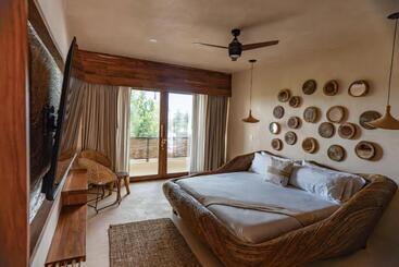 Cervecería Tulum Boutique Hotel & Beer Spa   All Inclusive