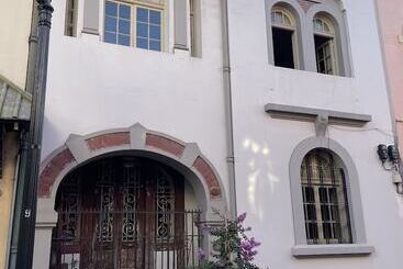 تختخواب و صبحانه Casa Lucrecia