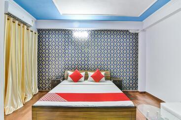 Collection O Hotel Vijay Inn Near Gomti Riverfront Park