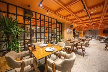 هتل Azure Inn