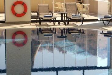 هتل H Luxury
