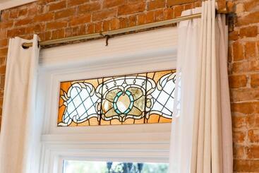 هتل Suite 1 Historic Art City Inn
