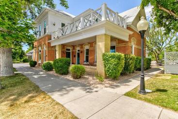 هتل Suite 11 Historic Art City Inn