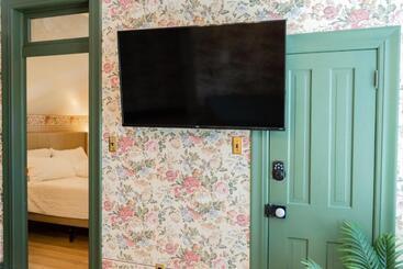 هتل Suite 2 Historic Art City Inn
