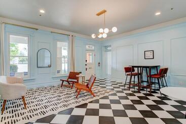 هتل Suite 3 Historic Art City Inn