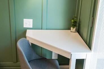 هتل Suite 9 Historic Art City Inn