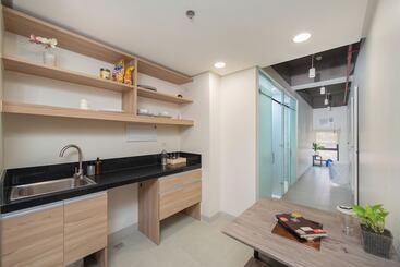 هتل The Grid Co Living Managed By Hii