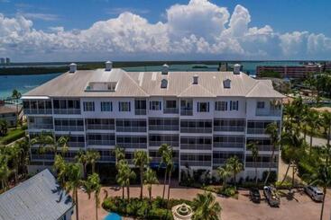 Olde Marco Inn