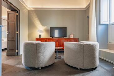 پانسیون Molo Suites