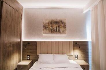 Tk Suites