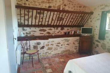 هاستل Auberge La Boucholiere