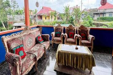 هتل Anaqi Homestay Mitra Reddoorz