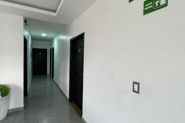 هتل Boutique Los Pinos