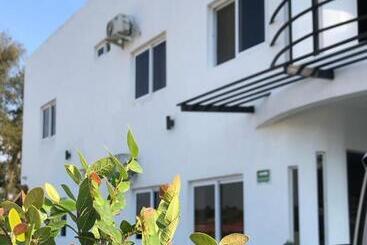 هتل Boutique Los Pinos