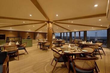 هتل Sarovar Portico Srinagar