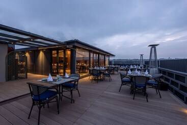 هتل Sarovar Portico Srinagar