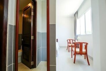 هتل Tahiti Central Seaview   50m To Night Market Phu Quoc