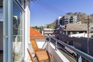 پانسیون Aircommodation Guesthouse