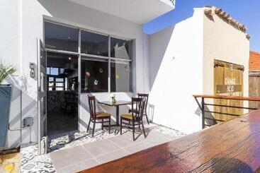 پانسیون Aircommodation Guesthouse