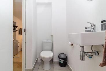 پانسیون Aircommodation Guesthouse