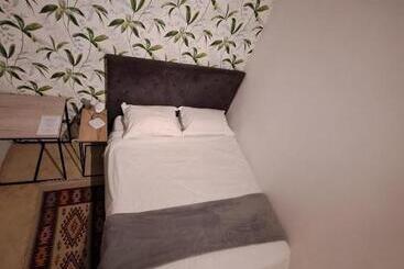 پانسیون Aircommodation Guesthouse