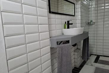 پانسیون Aircommodation Guesthouse