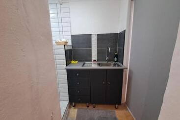 پانسیون Aircommodation Guesthouse
