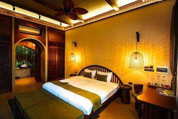 استراحتگاه Maida Lodge