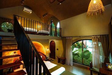 استراحتگاه Maida Lodge
