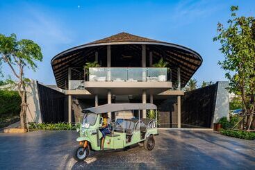 هتل Varana Krabi
