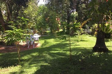 호스텔 Camiguin Lanzones Resort