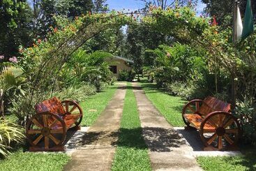 호스텔 Camiguin Lanzones Resort