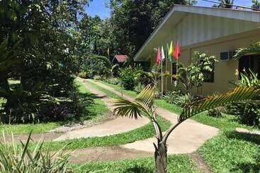 호스텔 Camiguin Lanzones Resort
