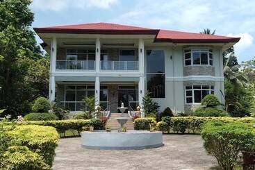 호스텔 Camiguin Lanzones Resort