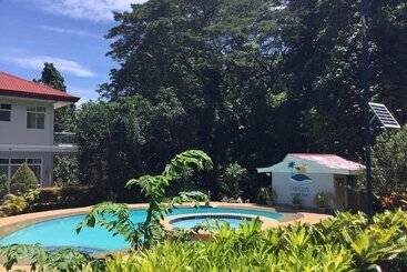 호스텔 Camiguin Lanzones Resort